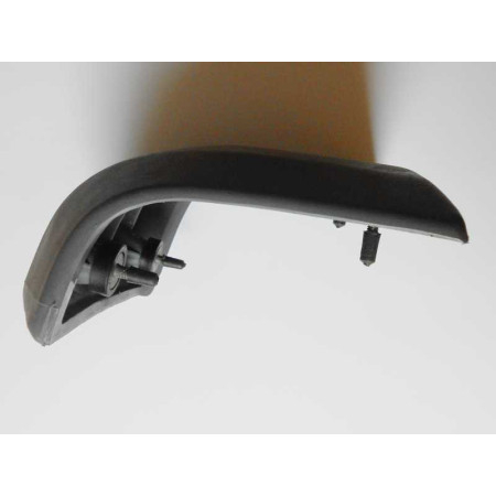 ROH NÁRAZNÍKA  – PRAVÝ