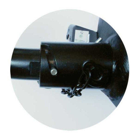 ŤAŽNÉ ZARIADENIE S PRÍPOJKOU