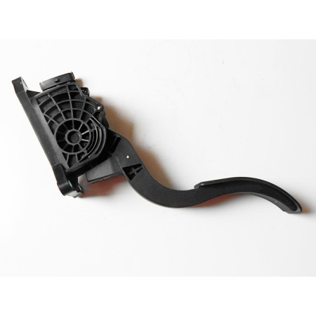 ACCELERATOR PEDAL