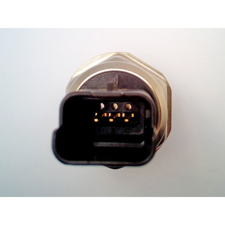 KRAFTSTOFF RAMPE DRUECKSENSOR