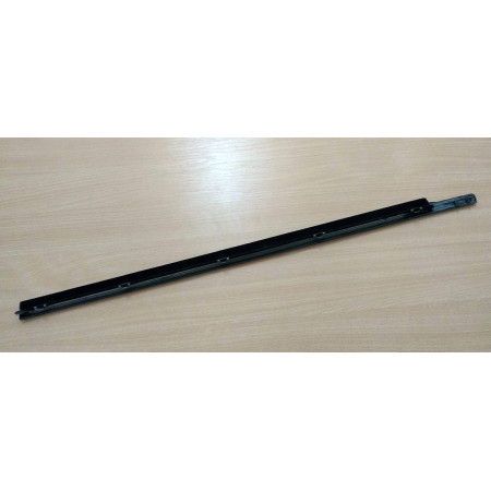 PREDNÉ DVERE VONKAJŠIA LIŠTA - ĽAVÁ